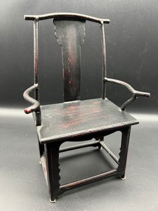 lot 384 image: Metal Miniature Doll Toy Chairs