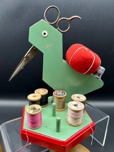 lot 387 image: Duck and Darn  Assorted Sewing Notions