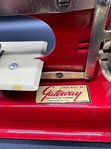 lot 389 image: Vintage Miniature Toy Gateway Junior Model NP-1 Sewing Machine