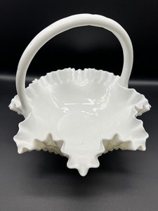lot 393 image: Fenton Glass Bridal Basket Bowl Hobnail Ruffle