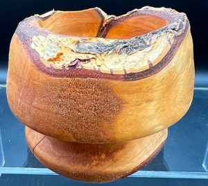 lot 394 image: Hand Crafted Pottery and Burl Wood Bowl