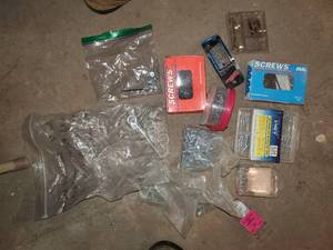 lot 1792 image: Lot of  Screws