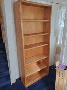 lot 1813 image: Thornwood 7 Wood Office Bookcase 6-shelf