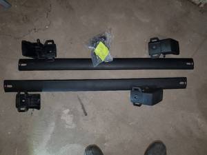 lot 1804 image: 2011-2016 Jeep Compass Black Aluminum Luggage Rack