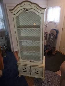 lot 1959 image: 75 Hutch 4-shelf3-door