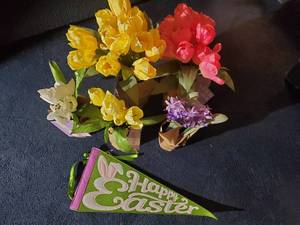 lot 1915 image: Happy Easter Faux Potted Tulip Arrangement 5-piece(New)