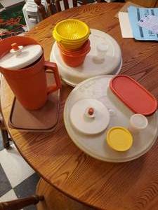 lot 1818 image: Lot of (10) Tupperware - Pitcher, Tubs, Various Containers and Lids