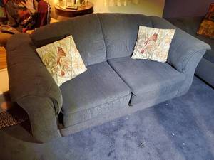 lot 1826 image: Blue Fabric Love Seat with (2) Cardinal Theme Throw Pillows