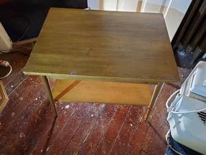 lot 1830 image: Wood Coffee Table