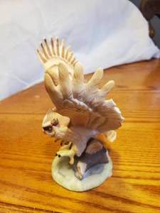 lot 1846 image: Owl on Tree Stump theme Ceramic Table Dcor