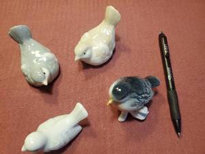 lot 1853 image: Lot of (4) Bird theme Ceramic Table Figurines