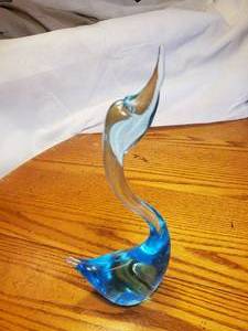lot 1859 image: Swan theme Blue Glass Table Dcor