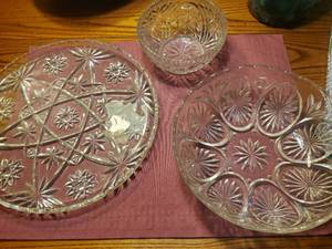 lot 1885 image: Lot of (3) Clear Glass Glassware - Serving Plate, Large Bowl, Candy Dish