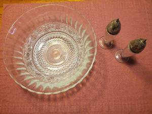 lot 1887 image: Vintage Salt and Pepper Shakers with Clear Glass Serving Bowl