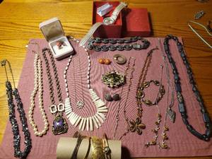lot 1935 image: Lot of  Womens Jewelry - Necklaces, Bracelets, Earrings, Wrist Watch, Broaches and Pins