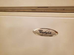 lot 1823 image: Whirlpool Household Chest Freezer