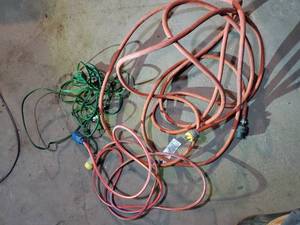 lot 1944 image: Lot of (3) Extension Cords