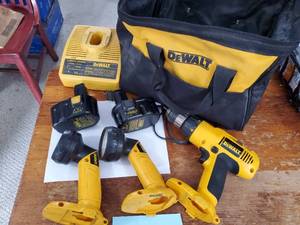 lot 1977 image: DeWalt DW991 38 14.4V Adjustable Clutch DrillDriver with Flashlights (x2), 14.4V Battery Packs (x2), 15-Minute Charger, Carry Bag