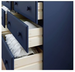 lot 33 image: Max & Lily Classic 6-Drawer Navy Blue Wood Dresser