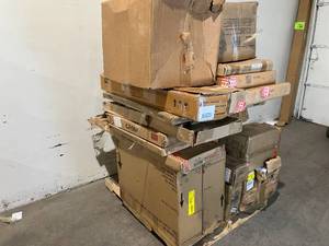 lot 94 image: Wholesale Pallet of Assorted Items