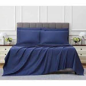 lot 13 image: Kirkland Signature 680 Thread Count 6-piece Sheet Set, Dark Blue  King