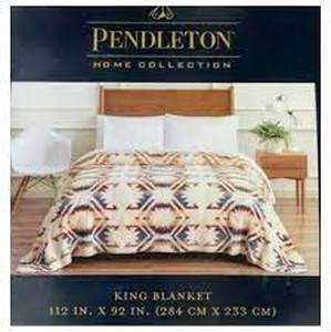 lot 24 image: Pendleton Sherpa Fleece Blanket, Arrowpoint Design  King