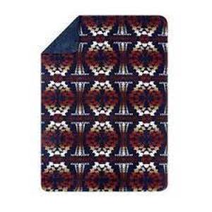lot 29 image: Pendleton Sherpa Fleece Blanket Legend Lake Dark Blue Cozy Throw  Twin