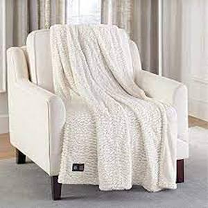 lot 30 image: Brookstone Heated Throw, Ivory