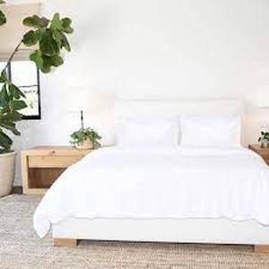 lot 40 image: Jennifer Adams Eternal 3-piece Duvet Cover Set, White  Queen