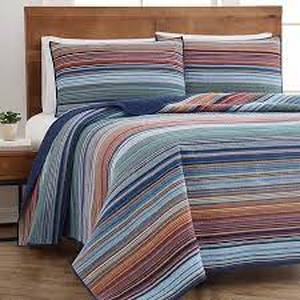 lot 46 image: Retro Chic 3-Piece Quilt Set, Multi-Color  King