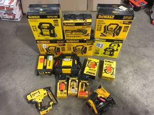 Mix Lot of Dewalt Battery Starters,Inverters, Customer returns, Review all pictures