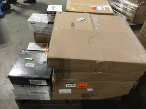 Mix lot of Ceramic Tile Flooring, Various Sizes and Conditions, Review all pictures