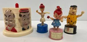 Group Of Vintage Plastic Toys Flintstone And More