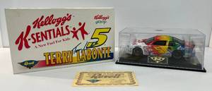 1999 Revell Collection 124 Scale Diecast Replica Kelloggs K-Sentials Terry Labonte #5 Nascar