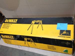 DEWALT Heavy Duty Work Stand with Miter Saw Mounting Brackets Customer Return see pictures