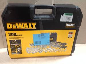 Dewalt 200 pcs Mechanic Tool Set customer return see pictures