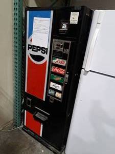 lot 4 image: Pepsi Pop Machine