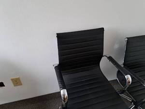 lot 143 image: Lot of (2) Black LeatherMetal Rolling Office Arm Chairs