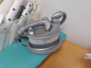 lot 173 image: Conair GS5R  1200W Compact Fabric Steamer