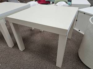 lot 185 image: 28 Coffee Table