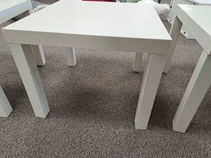 lot 186 image: 28 Coffee Table