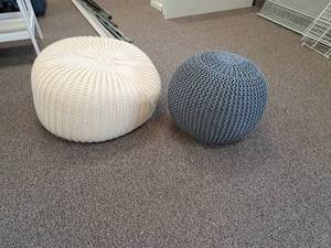 lot 190 image: Lot of (2) Ball Pillows