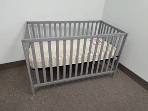 lot 207 image: Baby Crib