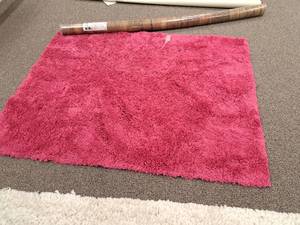 lot 241 image: Pink Area Rug 5x4
