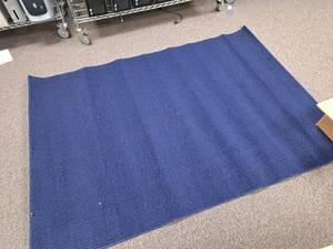lot 253 image: Dark Blue Area Rug 7x5
