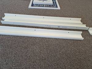 lot 256 image: Lot of (4) Ikea Virserum Picture Ledges