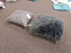 lot 230 image: Lot of (2) Throw Pillows