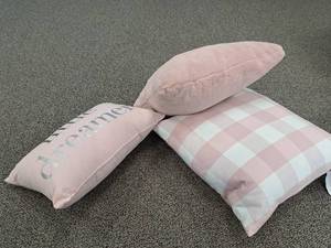 lot 231 image: Lot of (3) Throw Pillows