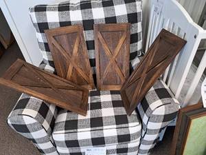 lot 288 image: Lot of (4) Wooden Window Shutter Dcor