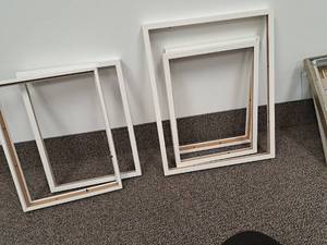 lot 272 image: Lot of (5) Wooden Picture Frames